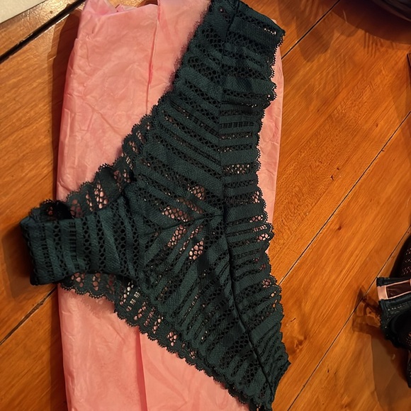 Victoria’s Secret Very Sexy Lightly Lined Lace Push Up Bra 34DD Matching Set M - Picture 2 of 11